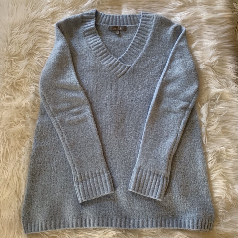 Sweater, v-neck, long sleeve,, light blue, size M